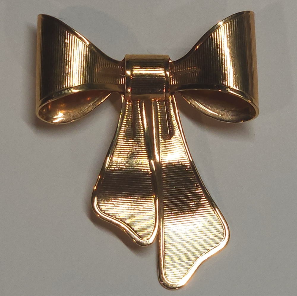 VTG 1980 Avon Gold Ribbed Ribbon Bow Brooch Pin